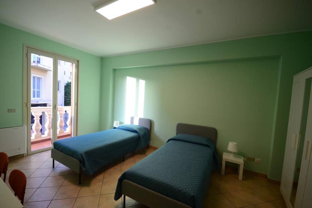 Casa Vacanza Donna Laura Barcellona-Pozzo di Gotto Ngoại thất bức ảnh